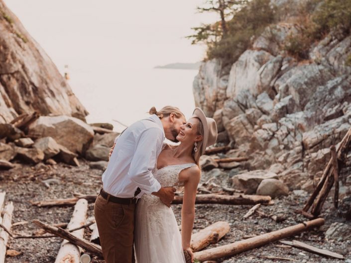 Kate-Paterson-Photography-Fraser-Valley-BC-West-Caost-Beach-Styled-Elopement