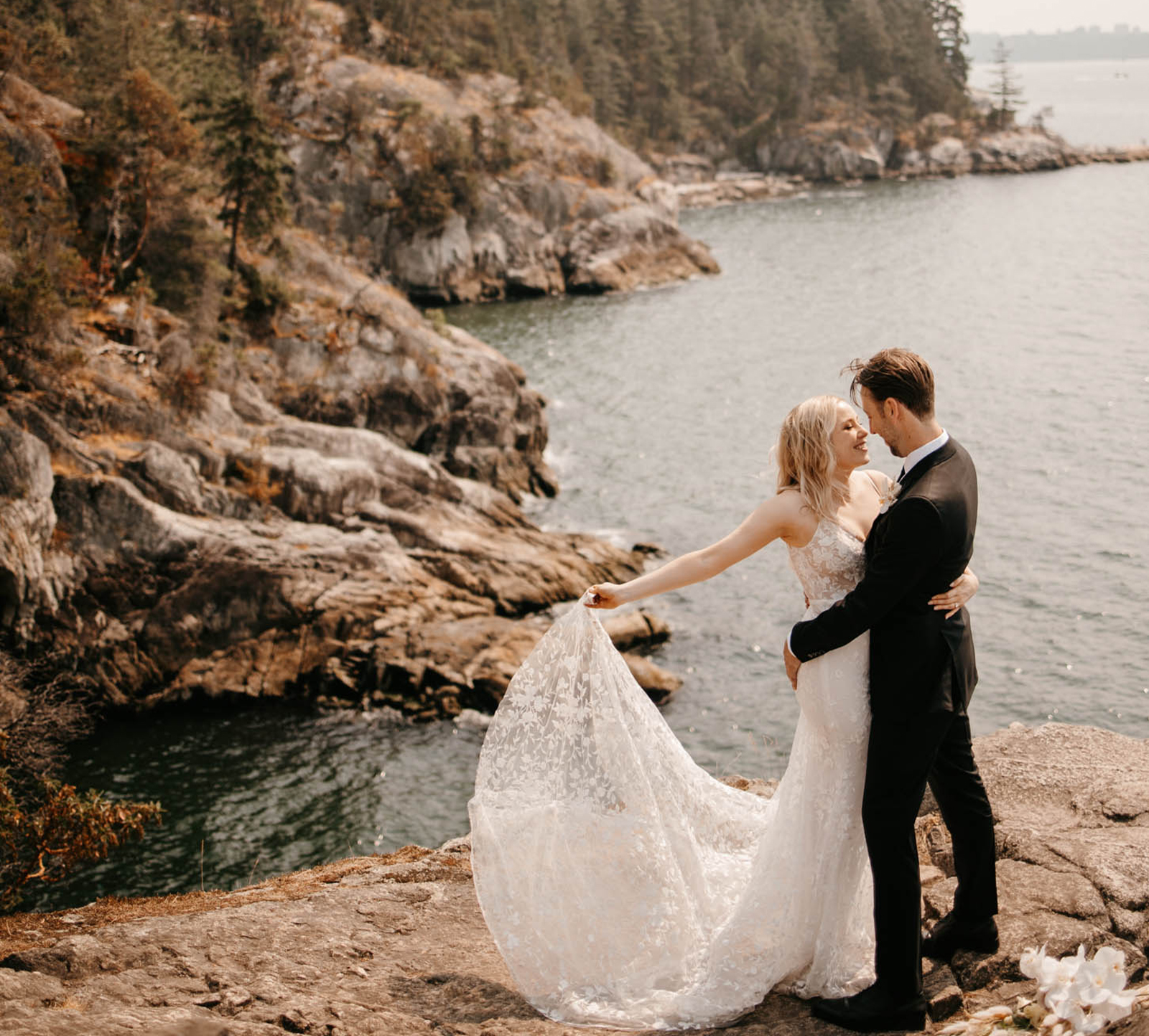 Stunning Vancouver wedding photos taken in the North Vancouver mountains