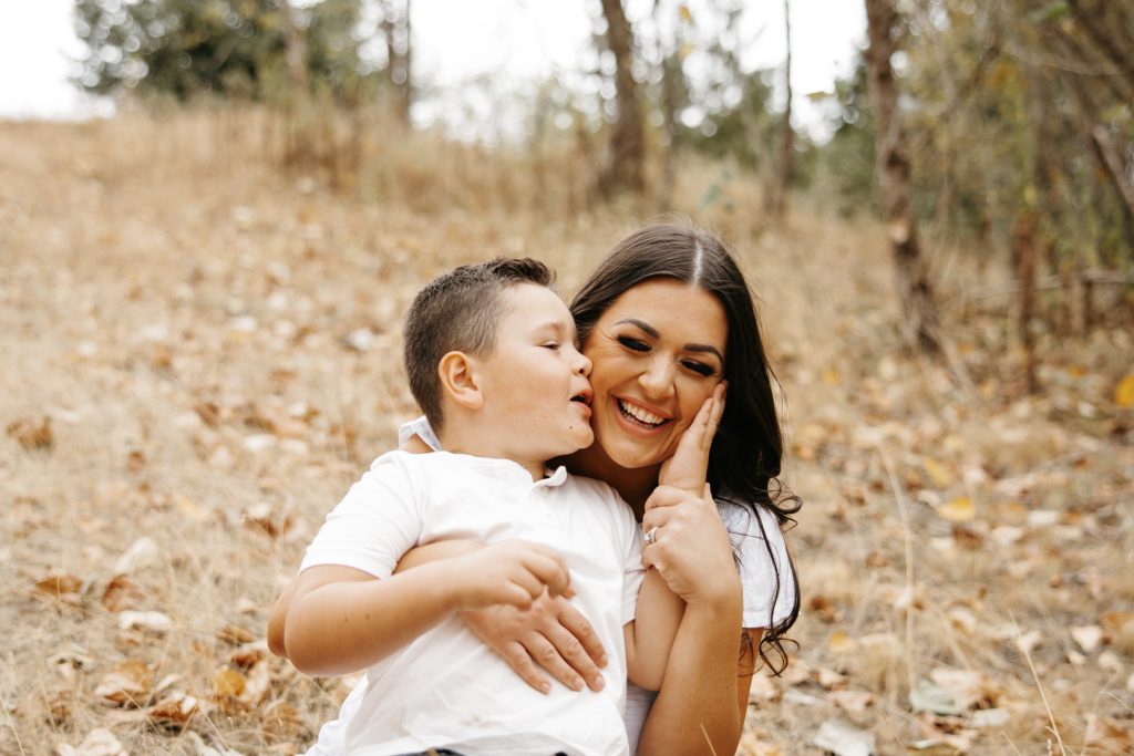 Family photo session with mother and son, carried out by photographer Kate Paterson Photography