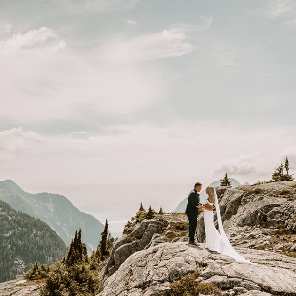 Helicopter elopement fraser valley with sky helicopters and kate paterson photography