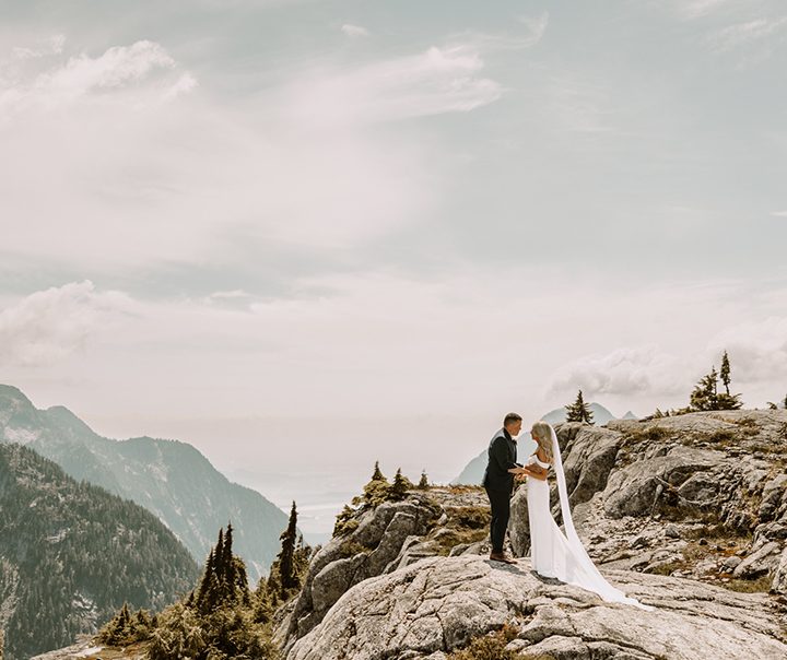 Helicopter elopement fraser valley with sky helicopters and kate paterson photography