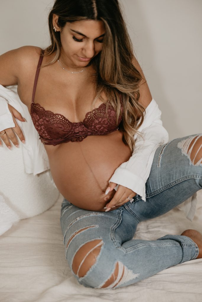 Maternity photo in Kate Patersons studio Abbotsford