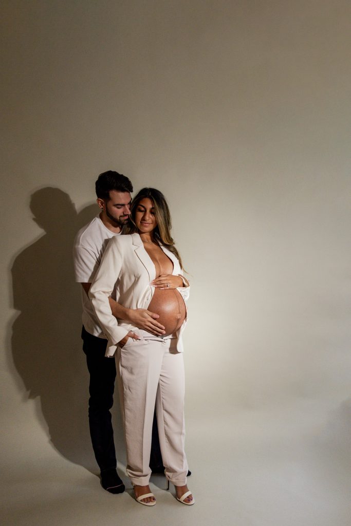 Maternity photo in Kate Patersons studio Abbotsford