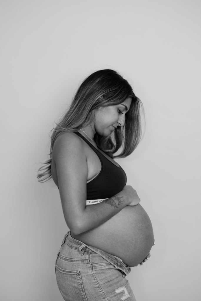 Maternity photo in Kate Patersons studio Abbotsford